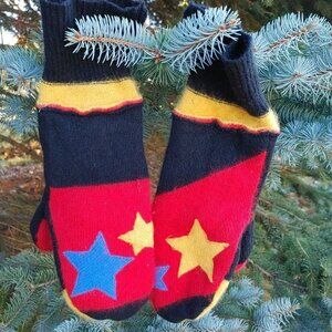 UNIQUE EWE LA LA Mittens  Star Mittens Women's OSFM  One of a kind Hand Made